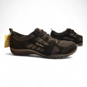 Sketchers Women's Breathe Easy-Relaxation Memory Foam Sneakers NWT Sz 7.5
